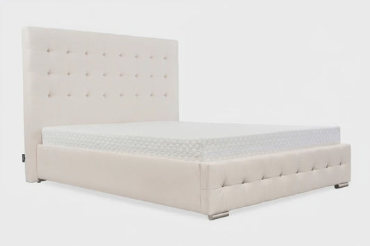 Patrycja Azardi bed
